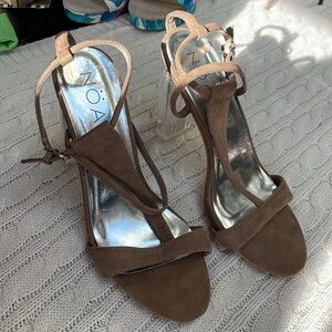 Women’s NOA 10 faux suede strappy clear plastic/lucite chunky 4.25” heels
